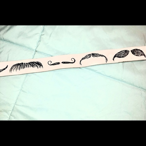 Mustache Belt and buckle Size 36 - Picture 5 of 9